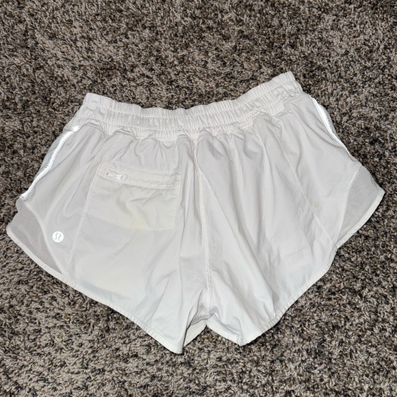 Lululemon hotty hot short size 6 - Picture 4 of 10